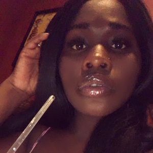 Meet your Posher, Temeka